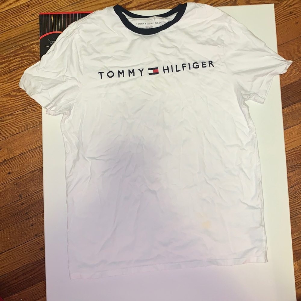 Tommy Hilfiger brand shirt. Size medium in mens.